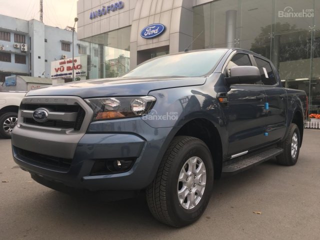 Bán Ford Ranger 2017, phiên bản XLS 4x2 AT & MT hỗ trợ trả góp 90%, hỗ trợ thủ tục hoàn thiện xe