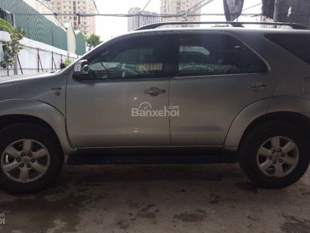 Bán Toyota Fortuner G năm 2010, màu bạc, giá 625tr