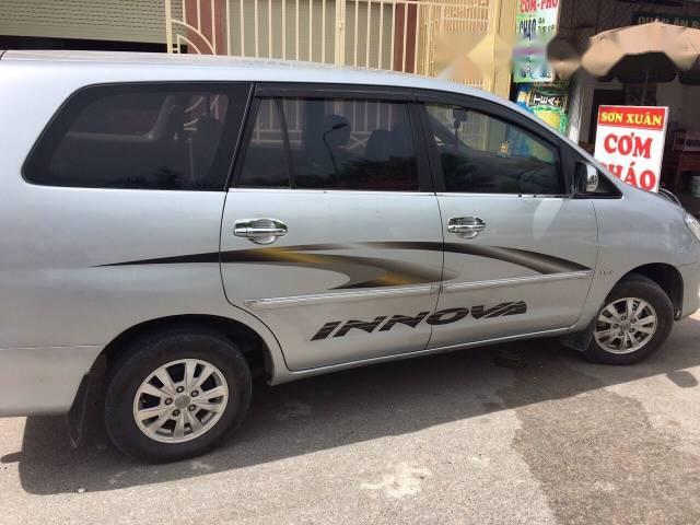 Bán Toyota Innova đời 2008, màu bạc