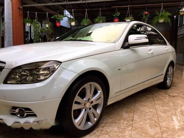 Bán Mercedes C200 AMG đời 2009, màu trắng số tự động, 510 triệu