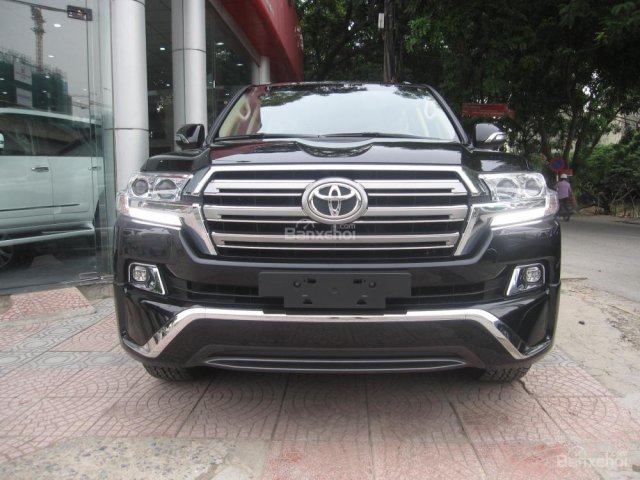 Bán xe Toyota Land Cruiser GXR 2017, giá không thể tốt hơn