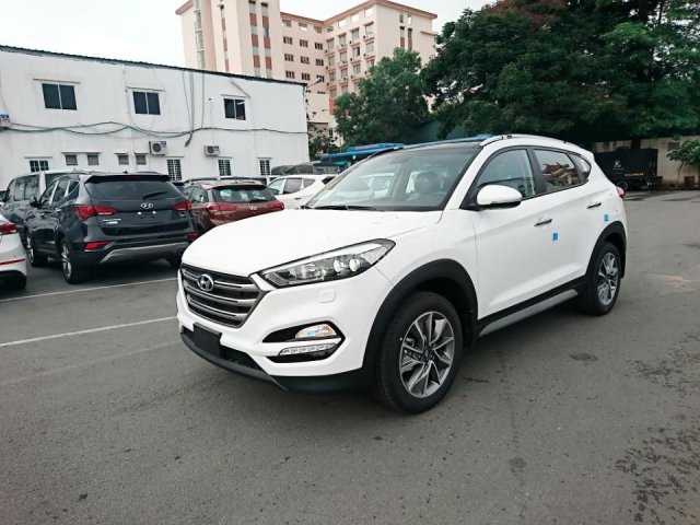 Hyundai Tucson 2017 2.0 AT CKD Euro4 Turbo bản đặc biệt, KM lớn giao liền