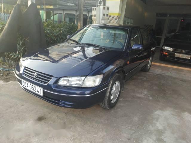 Gia đình bán Toyota Camry đời 1998, nhập khẩu