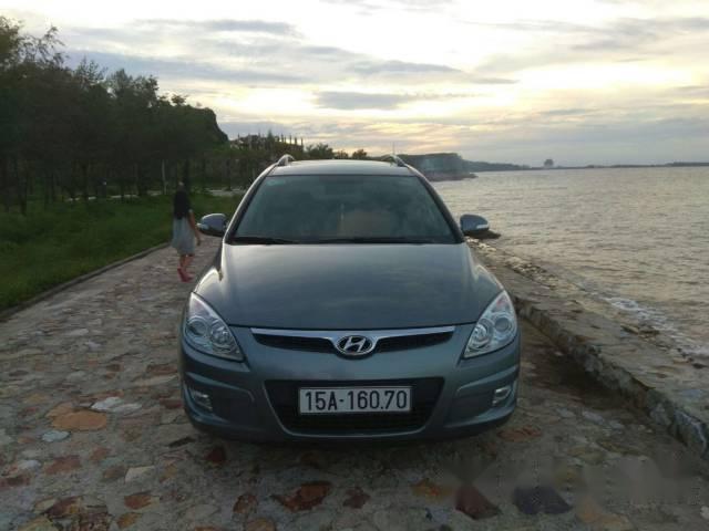 Cần bán gấp Hyundai i30 CW đời 2009, màu ghi đá