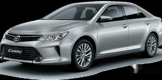 Cần bán xe Toyota Camry 2.0E AT đời 2017