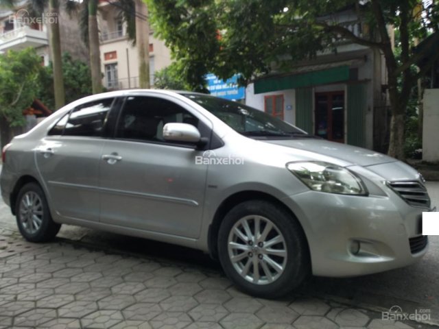 Cần bán Toyota Vios E đời 2012, màu bạc