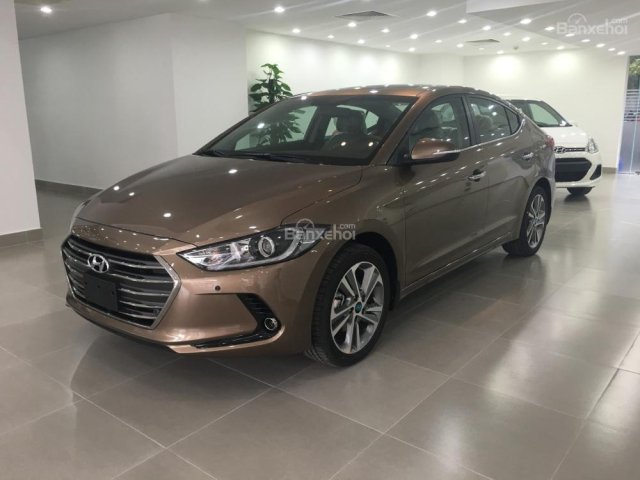 Hyundai Trường Chinh- bán Hyundai Elantra 2.0AT 2018, tặng 100% thuế trước bạ- giá thương lượng- LH: 0904 806 785