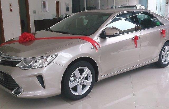 Bán Toyota Camry Q đời 2017, xe mới, giá tốt