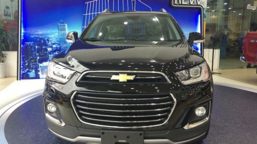 Bán Chevrolet Captiva REVV năm 2016, màu đen