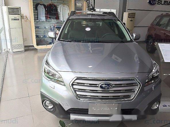 Bán Subaru Outback 2.5 I-S đời 2017, màu bạc