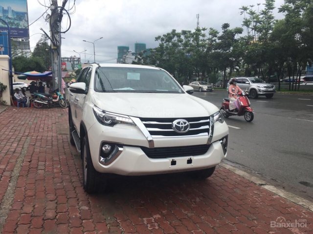 Toyota Fortuner 2017 nhập khẩu mới 100%, đủ màu giao ngay, tặng phụ kiện, hỗ trợ trả góp đến 90%