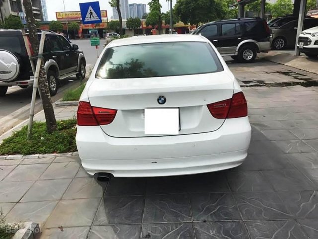 Cần bán gấp BMW 3 Series 320i 2011, màu trắng, nhập khẩu, giá tốt