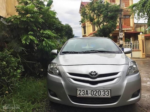 Cần bán xe Toyota Vios đời 2008, màu bạc