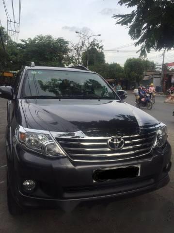 Cần bán xe Toyota Fortuner đời 2012, màu đen