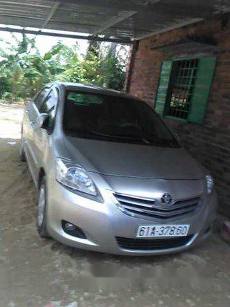 Cần bán Toyota Vios đời 2009, màu bạc số sàn, 290tr