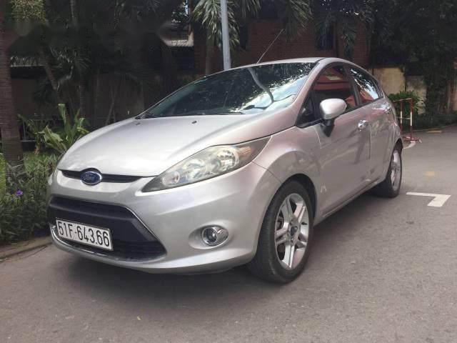 Chính chủ bán xe cũ Ford Fiesta S đời 2013, màu bạc