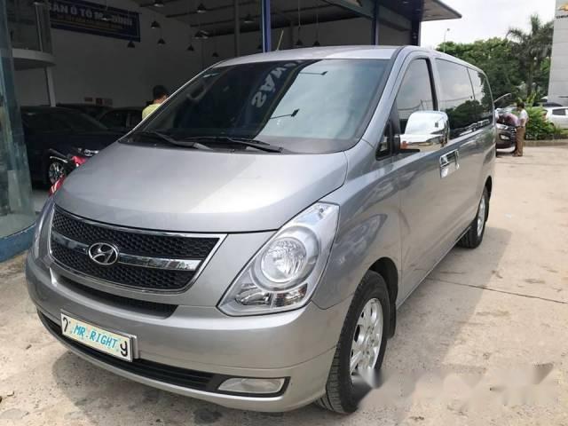 Cần bán xe Hyundai Starex đời 2015, màu bạc, giá chỉ 865 triệu