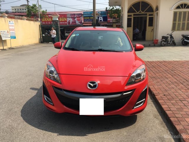 Cần bán xe Mazda 3 Hatchback sản xuất 2010, đăng ký 2011, màu đỏ, nhập khẩu