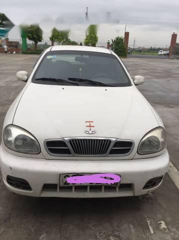 Cần bán gấp Daewoo Lanos đời 2003, màu trắng xe gia đình