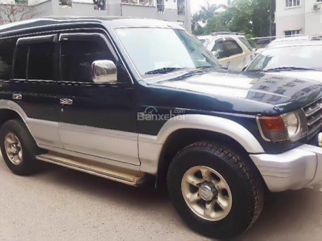 Cần bán xe Mitsubishi Pajero sản xuất 2002, màu xanh lam