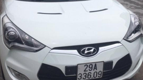 Chính chủ bán Hyundai Veloster 1.6 AT 2011, màu trắng, xe nhập