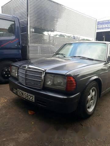 Bán gấp Mercedes E class đời 1981 chính chủ, 55 triệu