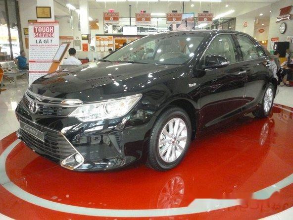 Bán Toyota Camry 2.0E AT đời 2017, màu đen