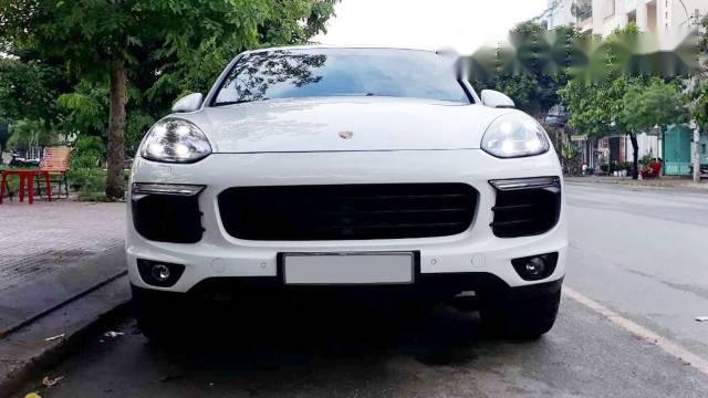 Chính chủ bán Porsche Cayenne 3.6L đời 2015, màu trắng, xe nhập