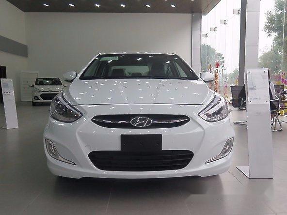 Bán xe Hyundai Accent Blue đời 2017, màu trắng, 535tr