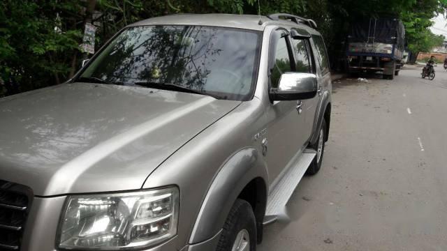 Gia đình bán xe Ford Everest đời 2007, màu vàng