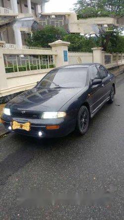 Cần bán Nissan Bluebird MT sản xuất 1993 số sàn, giá tốt