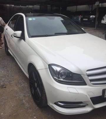 Bán xe Mercedes C350 AMG đời 2008, màu trắng, giá 900tr