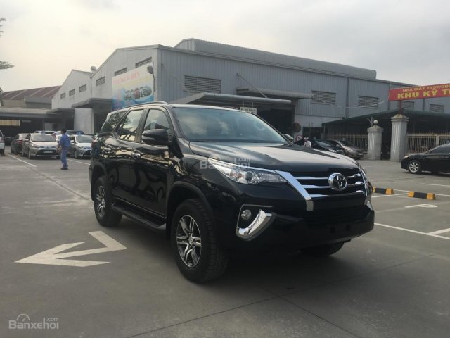 Bán xe Toyota Fortuner 2.4 E sản xuất 2017, màu đen, xe nhập, 951tr. LH ngay 0911404101