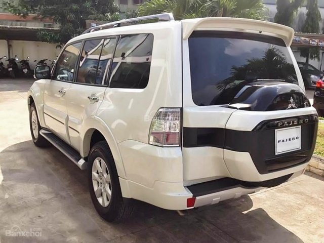 Cần bán Mitsubishi Pajero 3.0AT V6 đời 2016, màu trắng, xe nhập