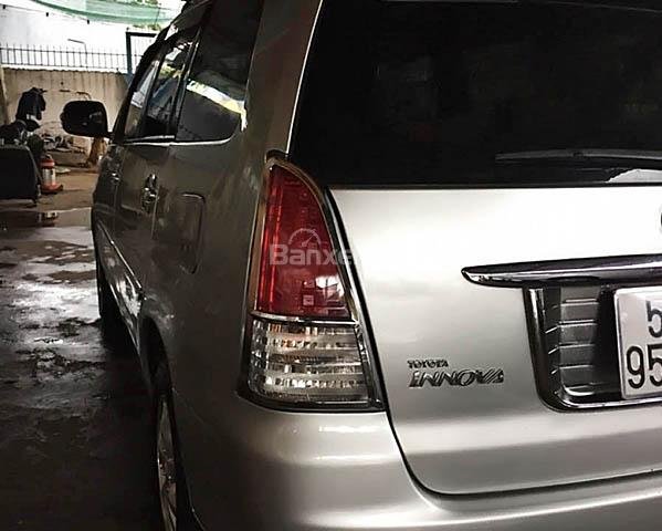 Cần bán Toyota Innova G đời 2008, màu bạc như mới