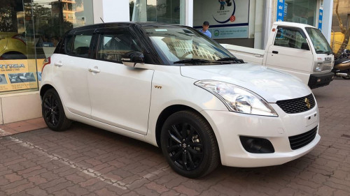 Bán Suzuki Swift 1.6 AT đời 2016, màu trắng, nhập khẩu nguyên chiếc, giá 539tr