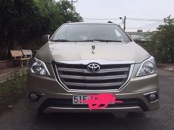 Bán ô tô Toyota Innova năm 2015, màu vàng còn mới