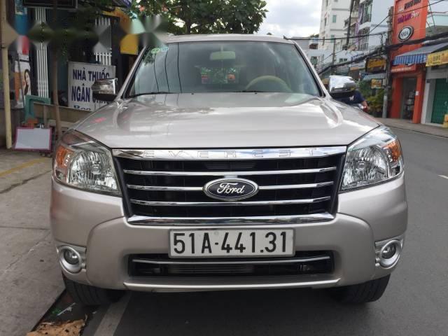 Cần bán lại xe Ford Everest sản xuất 2012 số sàn