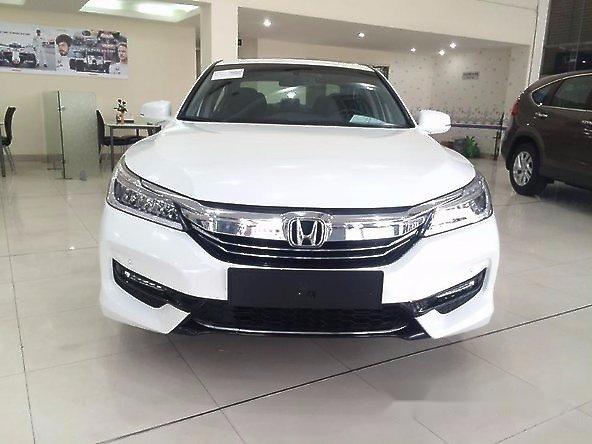 Bán ô tô Honda Accord 2.4L năm 2017, màu trắng