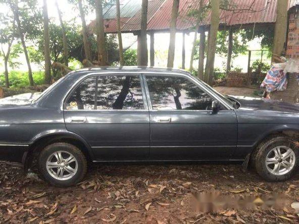 Bán xe Toyota Crown MT 1994, màu đen chính chủ giá cạnh tranh