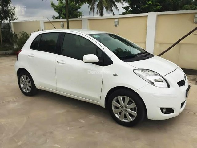 Bán Toyota Yaris 1.3 đời 2009, màu trắng, xe nhập như mới, giá tốt