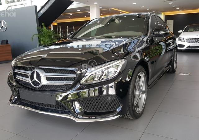 Bán Mercedes đời 2018, màu đen, xe nhập giá tốt nhất