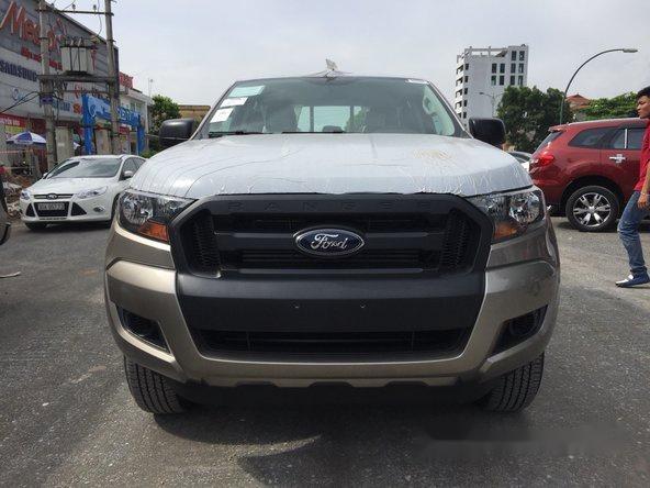 Cần bán Ford Ranger XL 4x4 MT đời 2017, màu vàng, giá chỉ 580 triệu