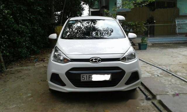 Cần bán xe Hyundai i10 MT sản xuất 2015, màu trắng chính chủ