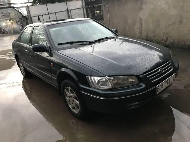 Bán lại xe Toyota Camry XLi đời 1997, màu đen số sàn 2.2