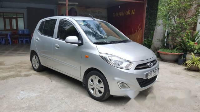 Bán xe cũ Hyundai i10 đời 2011, màu bạc số tự động