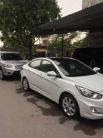 Bán gấp Hyundai Accent đời 2011, màu trắng, nhập khẩu