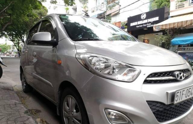 Bán xe Hyundai i10 sản xuất 2012, màu bạc, nhập khẩu