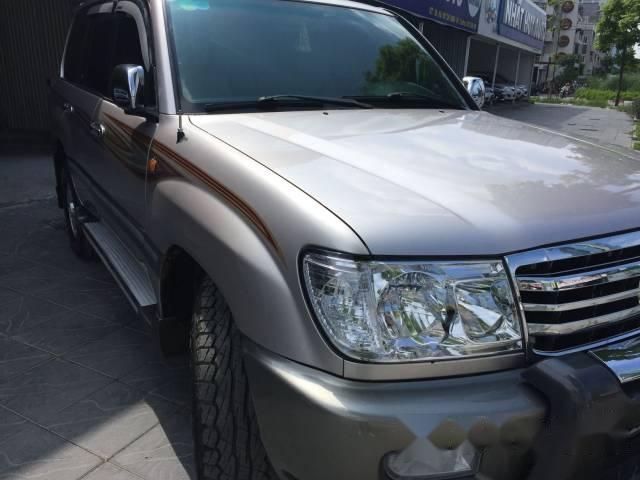 Cần bán Toyota Land Cruiser đời 2001, màu xám