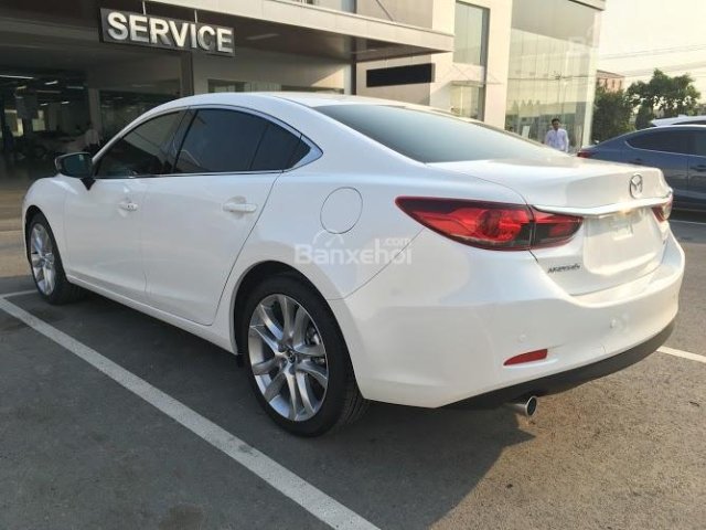 Cần bán xe Mazda 6 2.5 Sedan đời 2016 màu trắng, giá ưu đãi, hỗ trợ vay 80% giá trị xe- thủ tục vay nhanh chóng